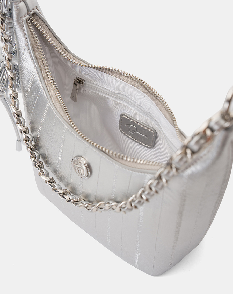 Túi Xách Nhỏ Hobo Phối Charm Strawberry - Image 6