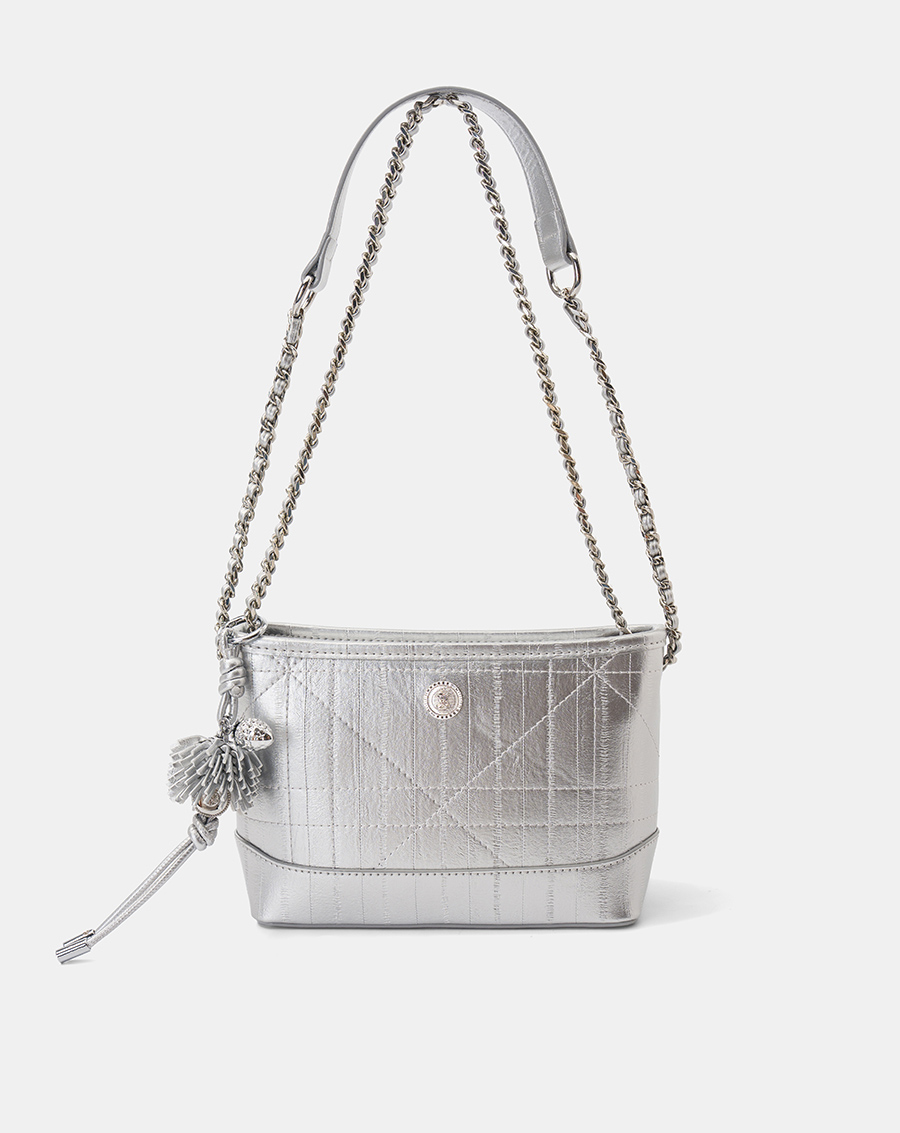 Túi Xách Nhỏ Túi Xách Nhỏ Phối Charm Strawberry - Image 1