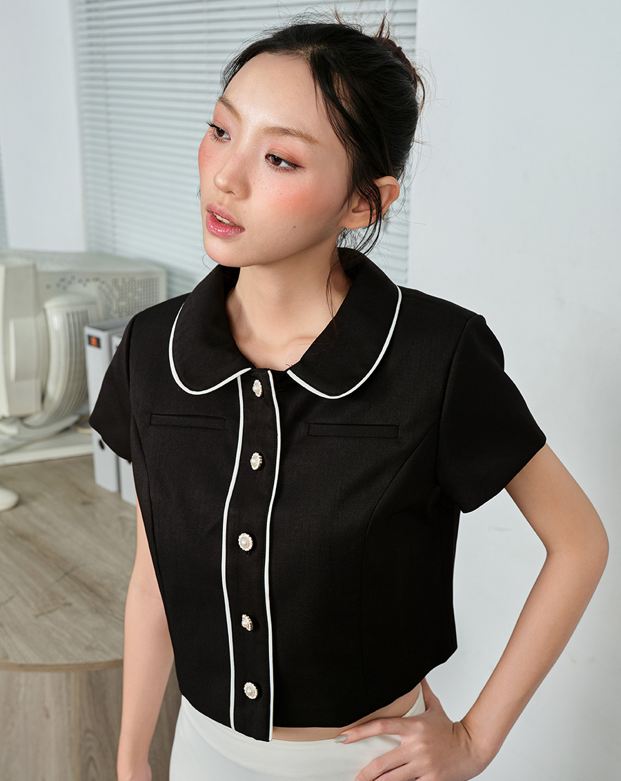 Áo kiểu cổ lá sen phối nút hoa - Image 1