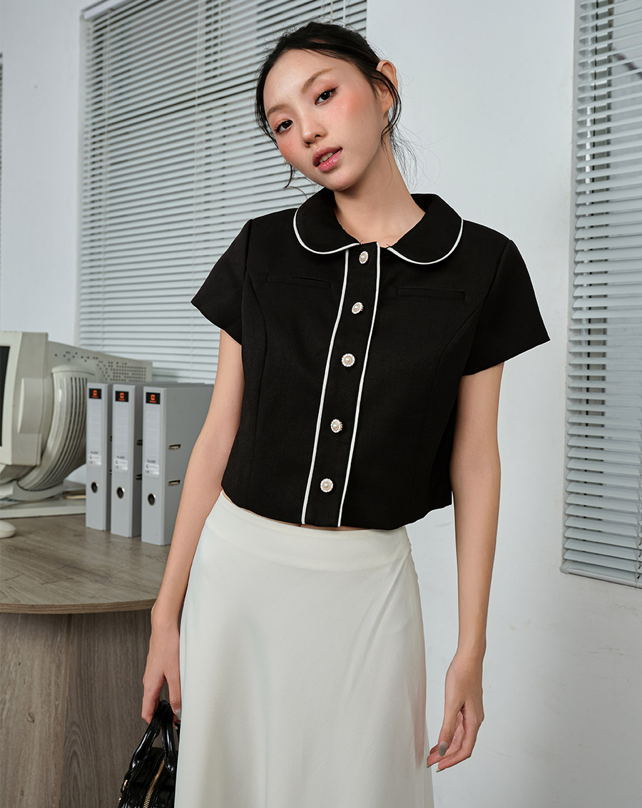 Áo kiểu cổ lá sen phối nút hoa - Image 2