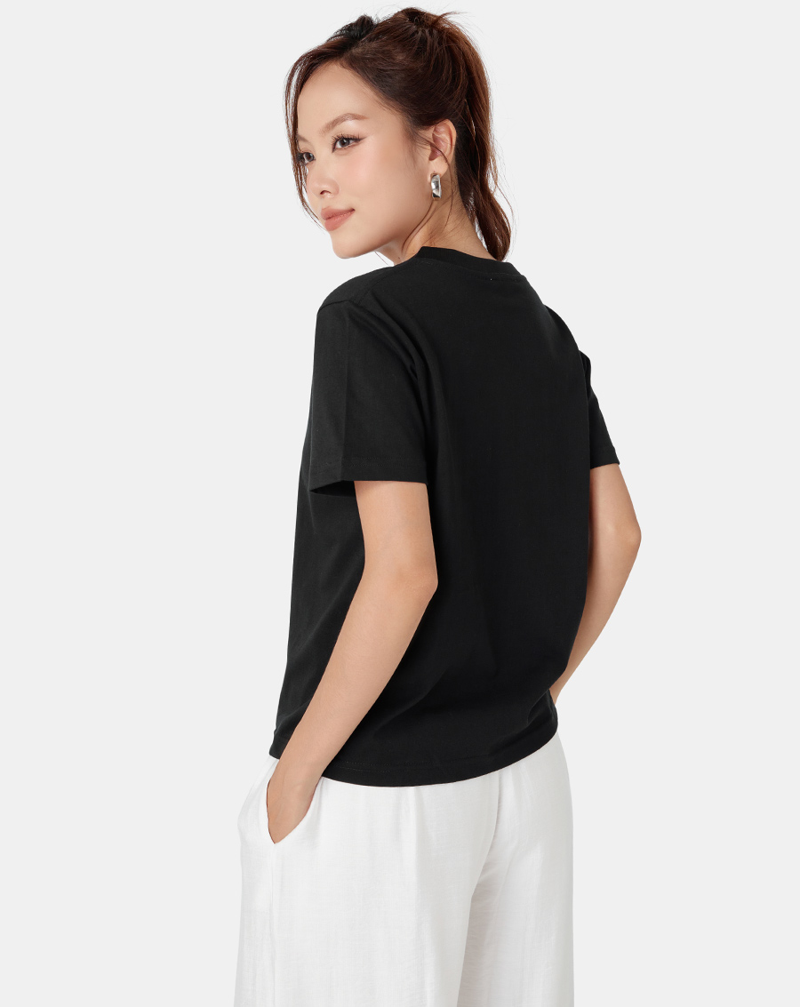 Áo thun trơn màu cổ tim form fit - Image 3