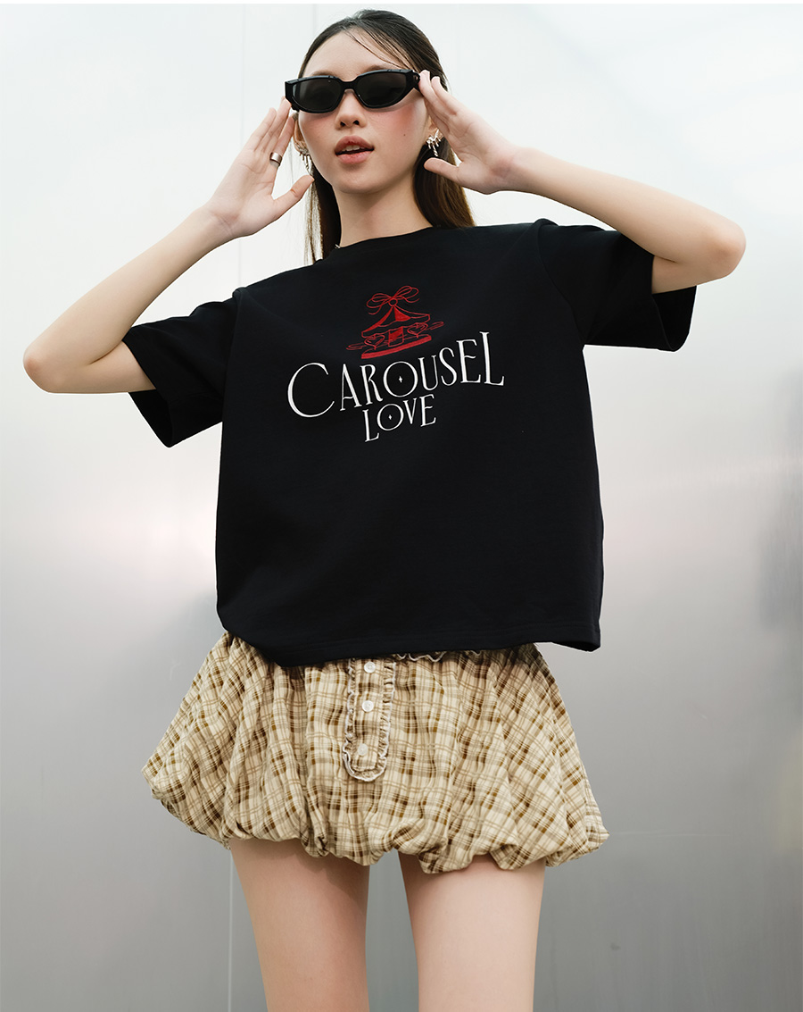 Áo thun form boxy thêu hình Xích đu trái tim - Image 1