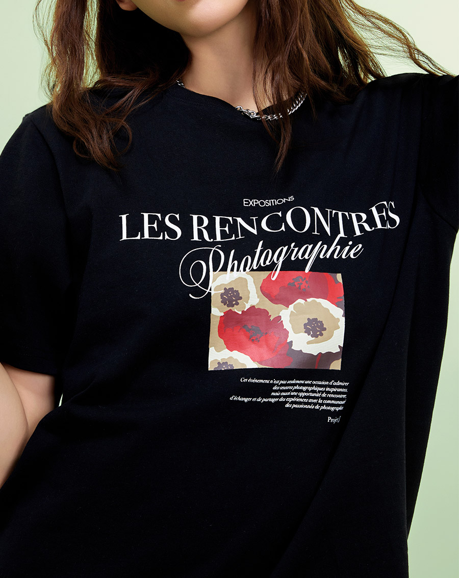 Áo thun form boxy in Photographie - Image 4