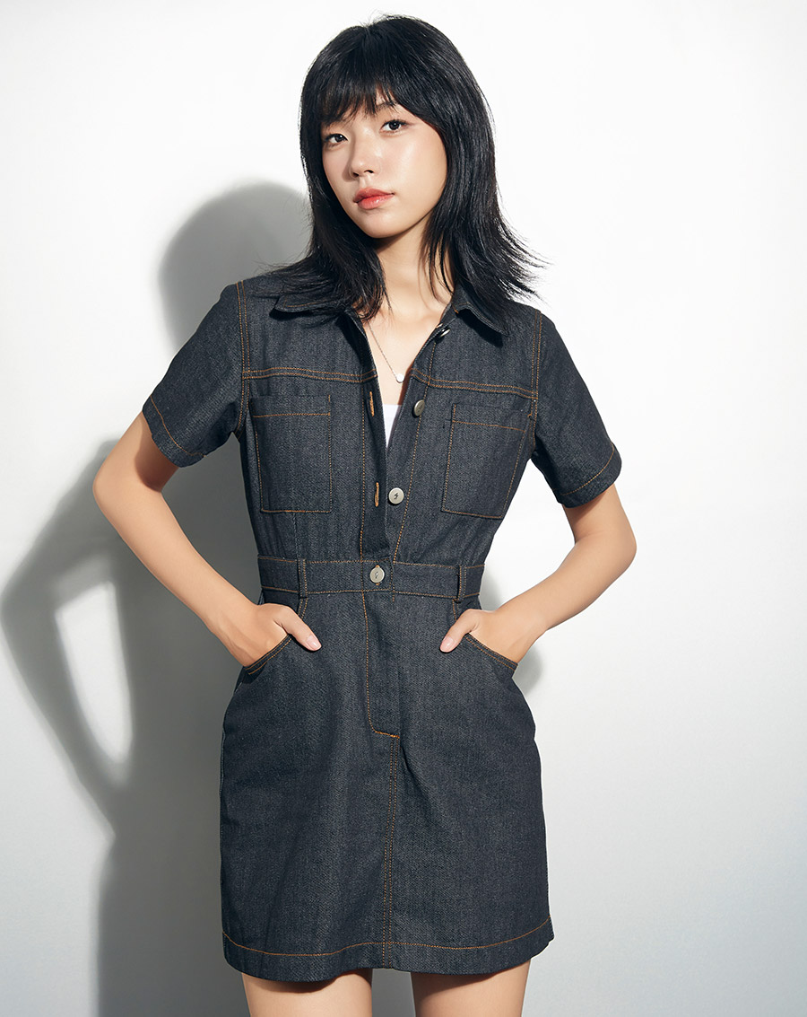 Đầm mini tay ngắn nút J - Image 3