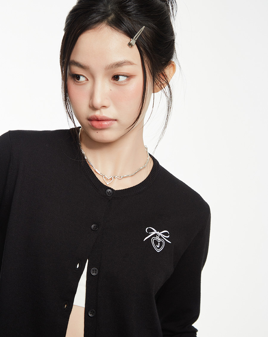 Áo cardigan cổ tròn thêu charm nơ - Image 4