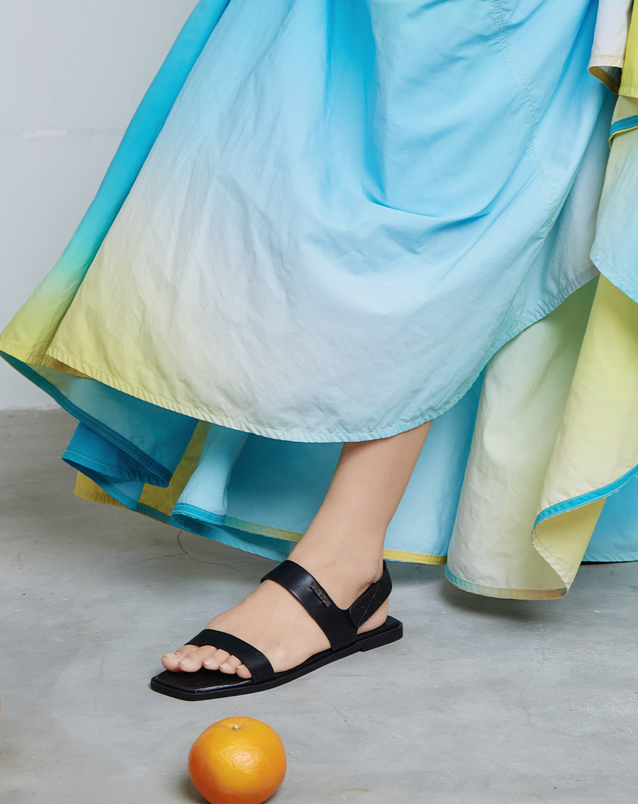 Giày Sandal Đế Bệt Quai Ngang Phối Khóa Trang Trí - Image 3