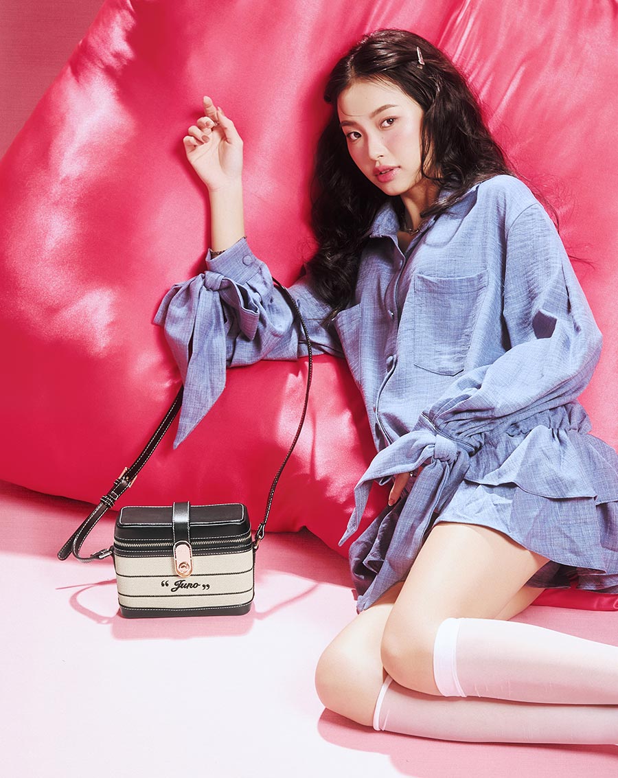 Túi Xách Nhỏ Vanity Case Thêu Logo Juno - Image 3