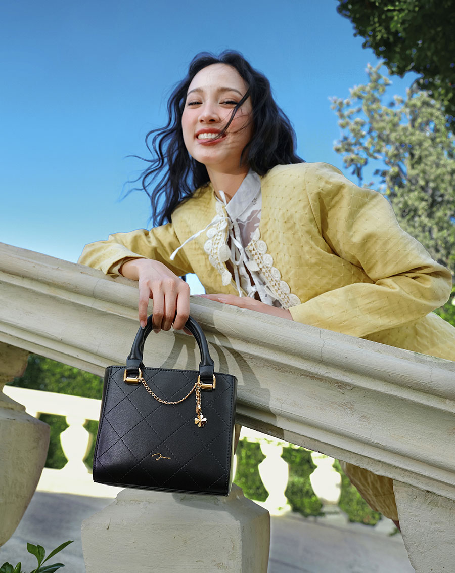 Túi Xách Nhỏ Phối Charm Trang Trí - Image 2