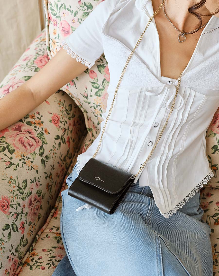 Ví Ngắn Nắp Gập Có Dây Đeo - Image 2