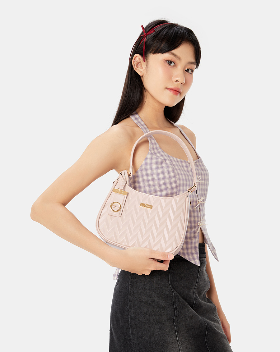 Túi Xách Nhỏ Hobo Dập Hoạ Tiết Phối Charm - Image 3