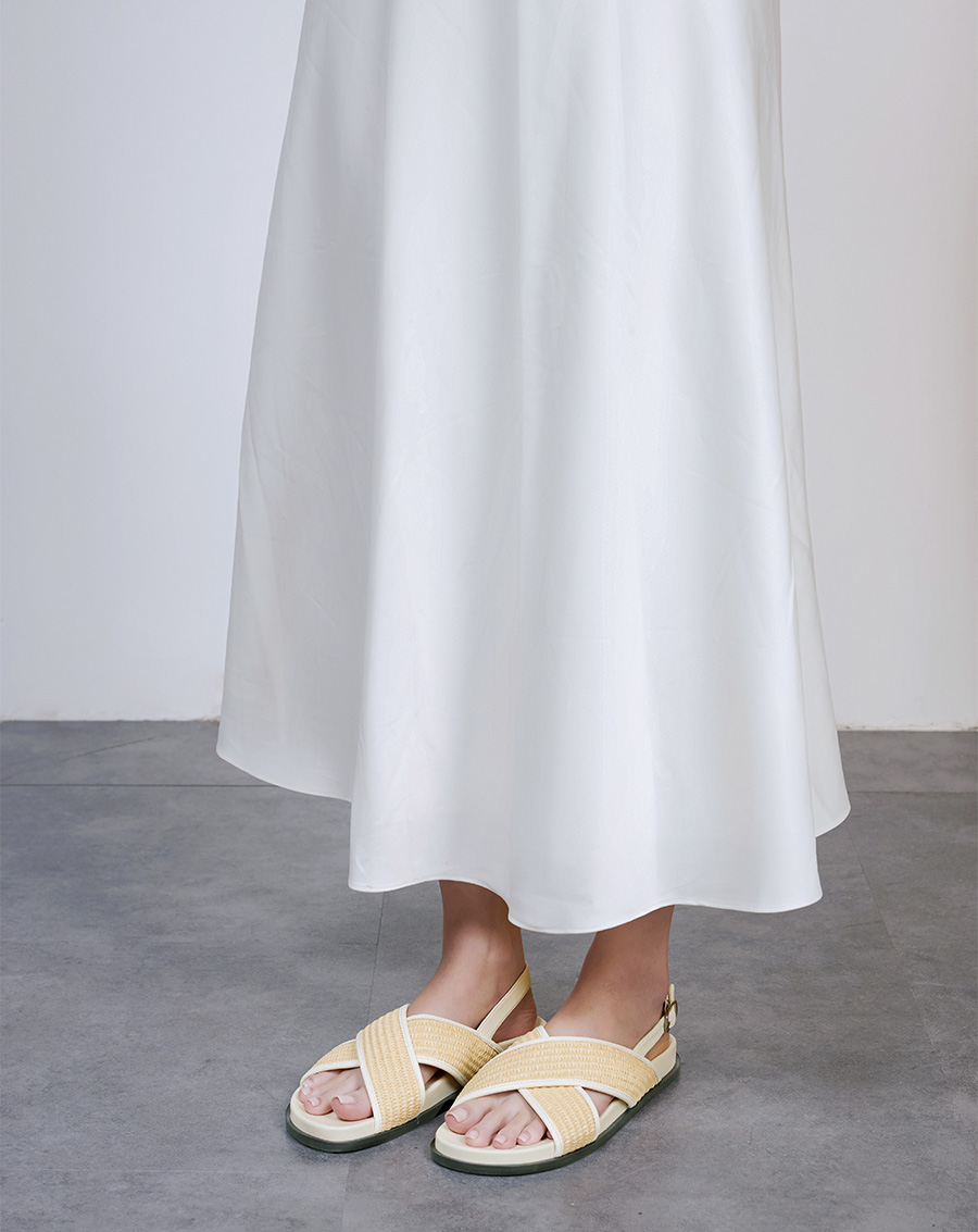 Giày Sandal Quai Chéo Phối Liệu Đan Lát - Image 2