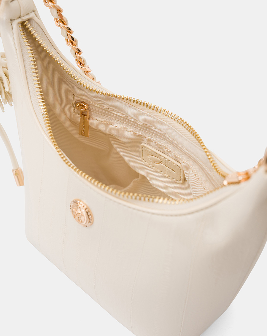 Túi Xách Nhỏ Hobo Phối Charm Strawberry - Image 8