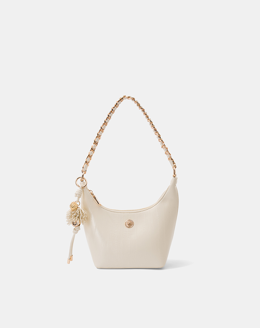 Túi Xách Nhỏ Hobo Phối Charm Strawberry - Image 1