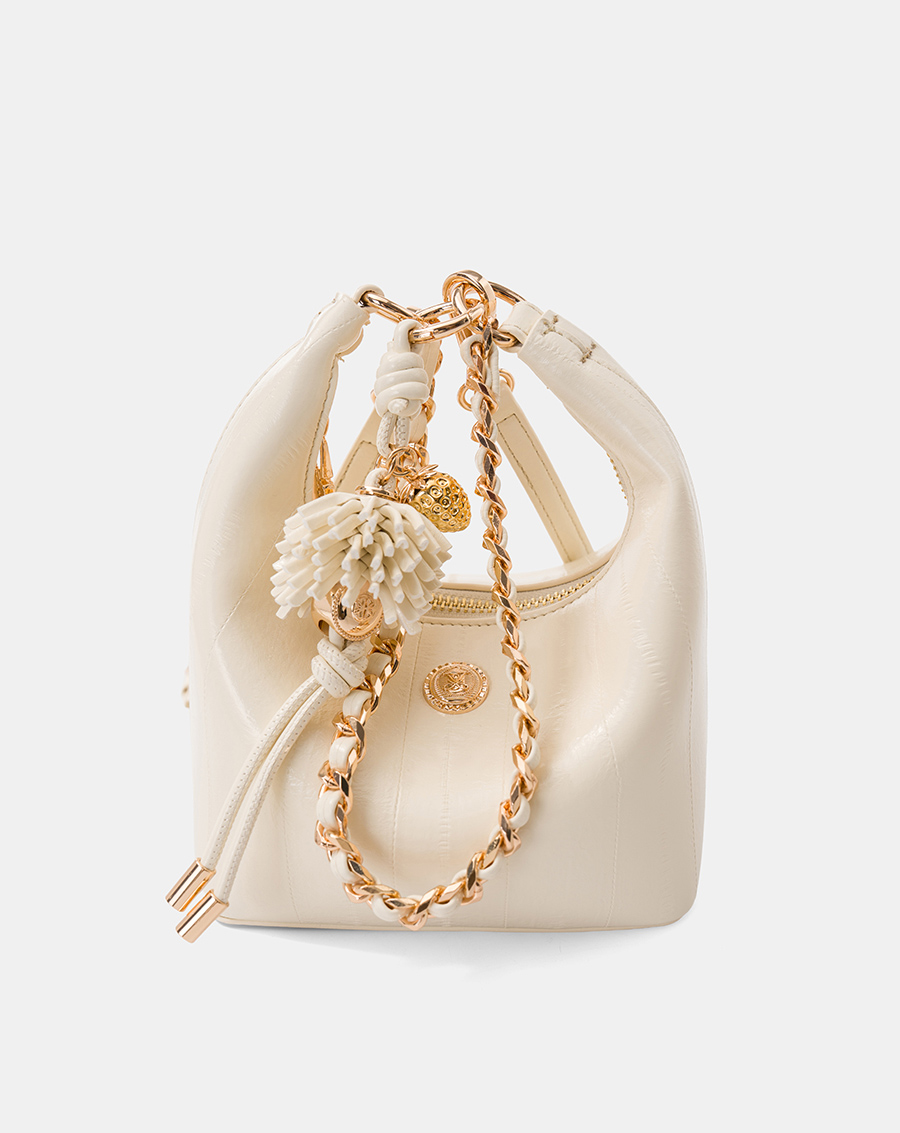 Túi Xách Nhỏ Hobo Phối Charm Strawberry - Image 4