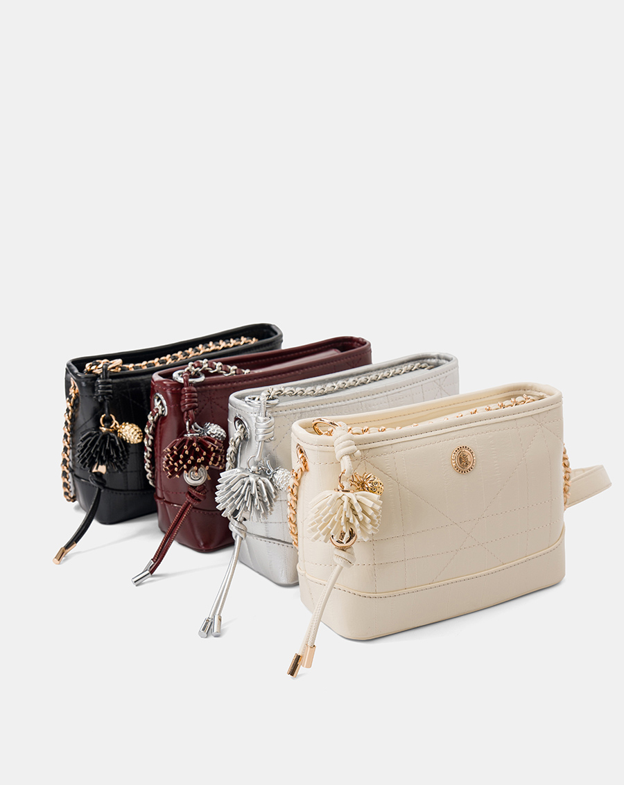 Túi Xách Nhỏ Túi Xách Nhỏ Phối Charm Strawberry - Image 3