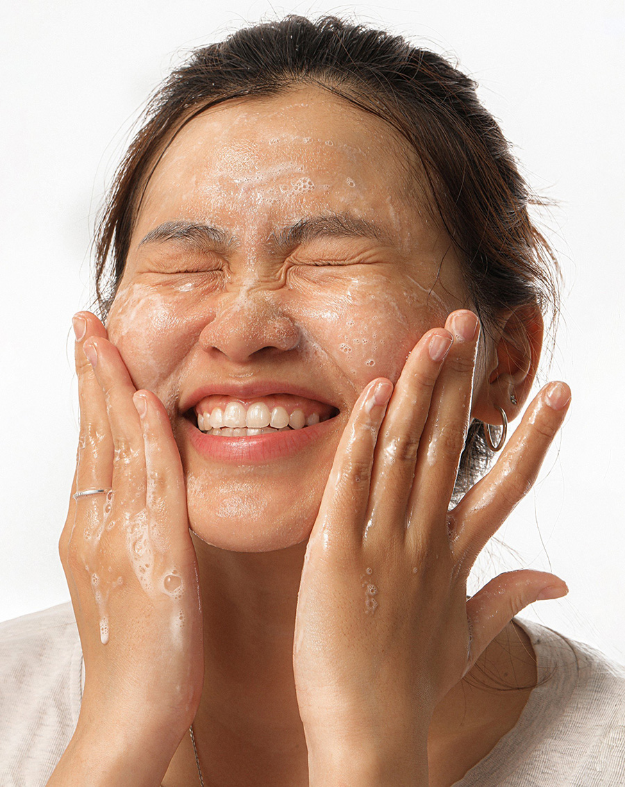 Gel Rửa Mặt Cocoon Bí Đao Giúp Giảm Dầu & Mụn 310ml - Image 3
