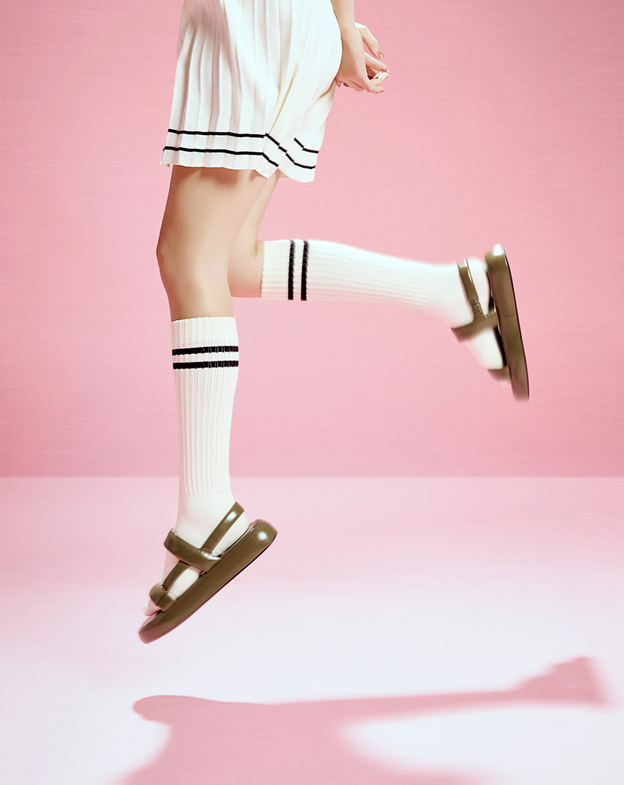 Giày Sandal Đế Bằng Quai Ngang - Image 3