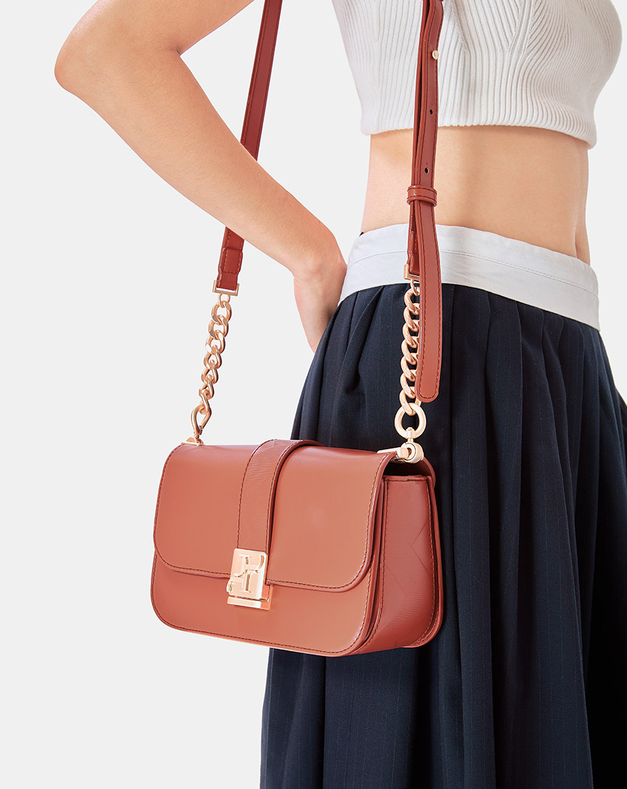 Túi Xách Nhỏ Buckle Dập Hoạ Tiết - Image 3