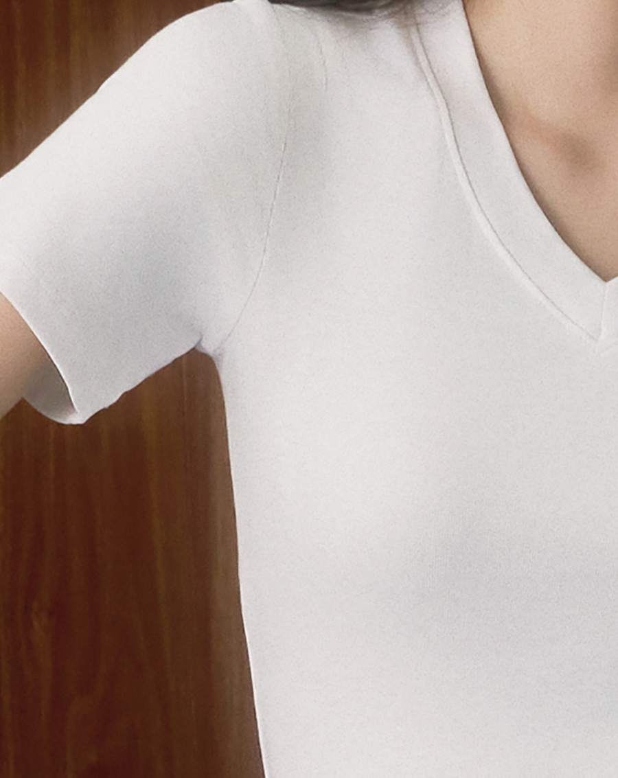 Áo thun ôm basic cổ V - Image 4